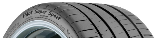 En haut : Michelin Pilot Super Sport