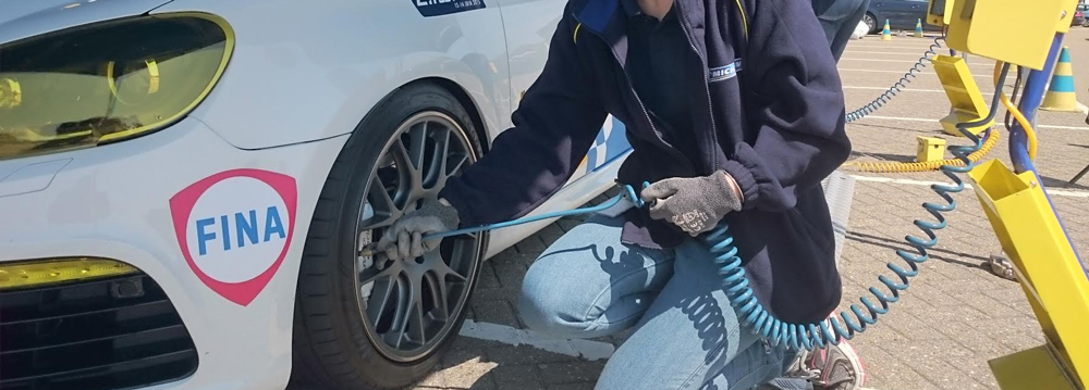 Vérifiez la pression de vos pneus.