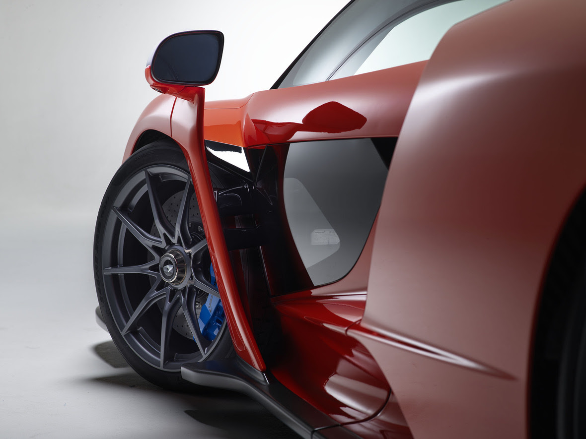 Pneu McLaren P15